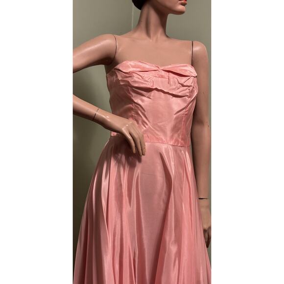 Vintage 50’s Peach Taffeta Strapless Fit/Flare Corseted Ball Gown/Formal/Prom - Picture 9 of 11